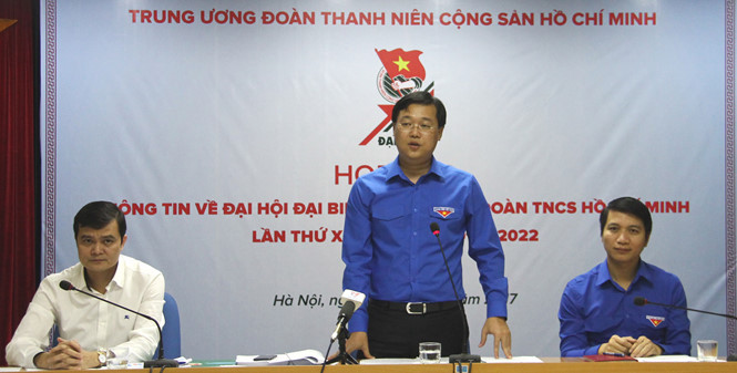 Bí thư thứ nhất T.Ư Đoàn Lê Quốc Phong thông tin tại buổi họp báo