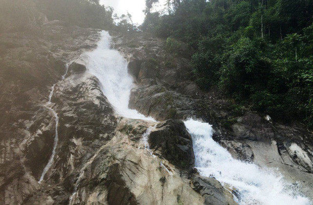 Thác Ma Hao (Thác Chó ngáp), một dòng thác nguyên sơ, hùng vĩ của huyện Lang Chánh