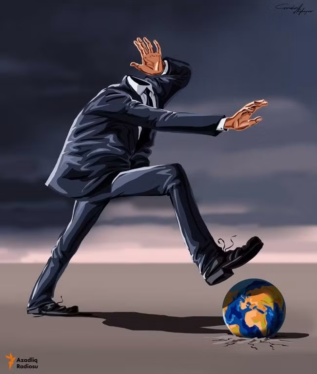 Nhiều người đang tự giẫm đạp lên chính thế giới của mình để trục lợi.