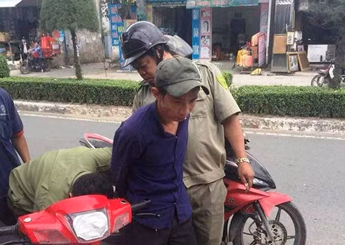 Đối tượng bị bắt ngay tại hiện trường (Ảnh FB)