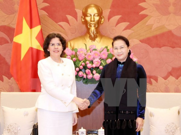 Chủ tịch Quốc hội Nguyễn Thị Kim Ngân tiếp Đại sứ Cuba tại Việt Nam Lianys Torres Rivera đến chào xã giao. Chủ tịch Quốc hội Nguyễn Thị Kim Ngân tiếp Đại sứ Cuba tại Việt Nam Lianys Torres Rivera đến chào xã giao.