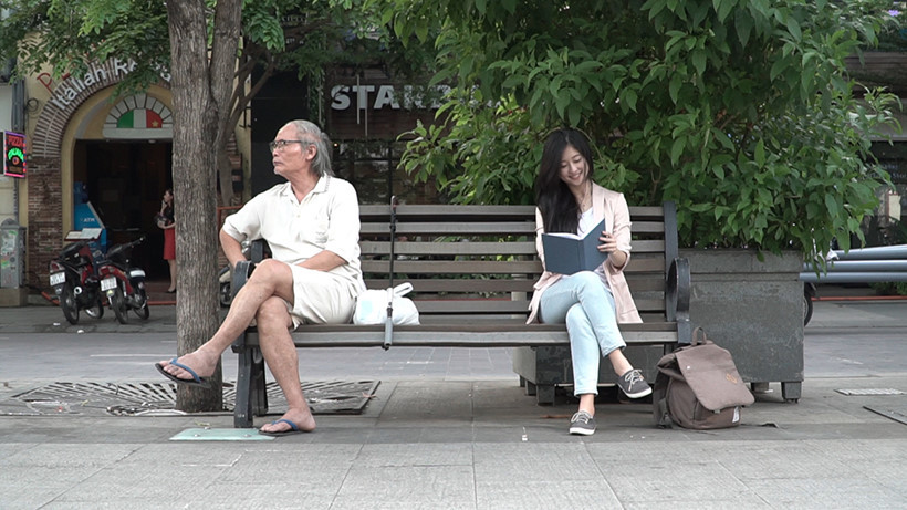 Với Akari, người Việt Nam rất cởi mở và nồng ấm. Với Akari, người Việt Nam rất cởi mở và nồng ấm.