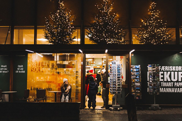 Hoàng Lê Giang và bạn đồng hành Lý Thành Cơ đã có những trải nghiệm độc nhất khi khám phá Bắc Cực trong dịp Giáng sinh năm nay