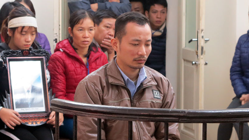 Bị cáo Hưng tại tòa. Bị cáo Hưng tại tòa.