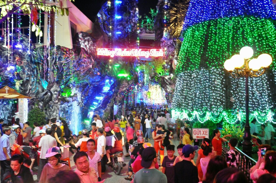 Khu xóm đạo Phạm Thế Hiển ngày Noel. Khu xóm đạo Phạm Thế Hiển ngày Noel.