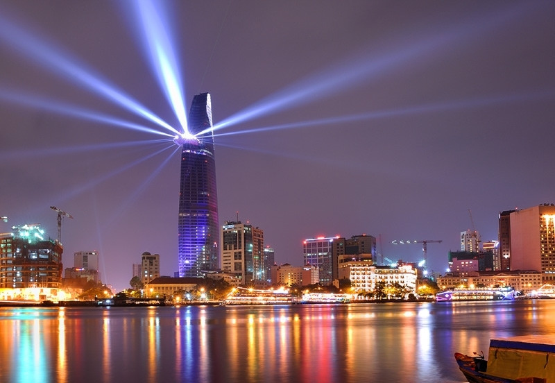 Tòa nhà Bitexco nằm ngay tại số 19-25 Nguyễn Huệ. Tòa nhà Bitexco nằm ngay tại số 19-25 Nguyễn Huệ.