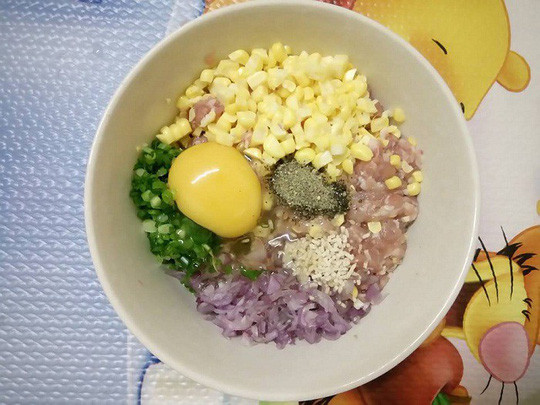 Chuẩn bị trộn đều