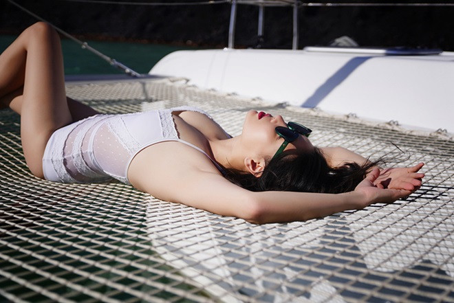 Dù đã 3 con nhưng Hoa hậu Hà Kiều Anh vẫn tự tin khoe dáng vơi bikini