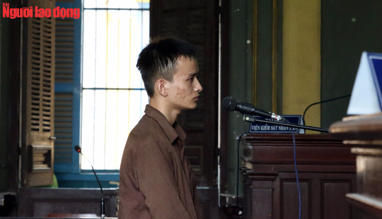 Bị cáo Nguyễn Hữu Hưng tại phiên tòa.