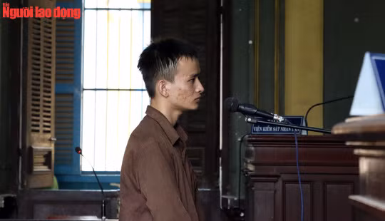 Bị cáo Nguyễn Hữu Hưng tại phiên tòa.