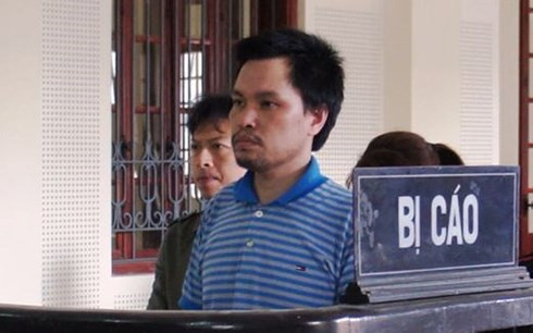  Đối tượng Đặng Hồng Anh tại phiên tòa sơ thẩm. (Ảnh: Báo Nghệ An)