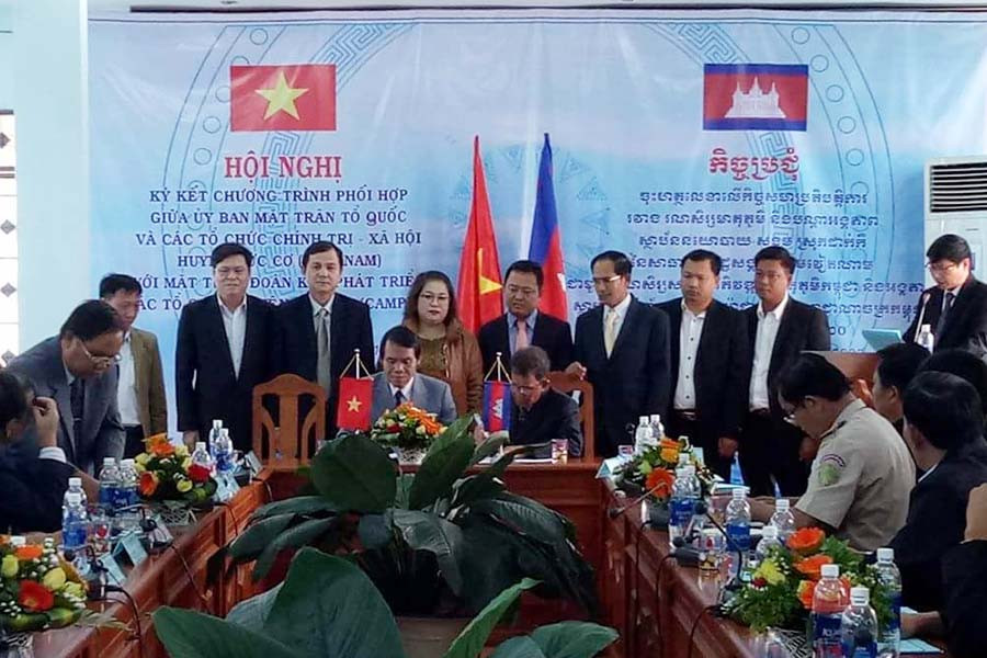  Quang cảnh lễ ký kết. Ảnh: Ngọc Sang