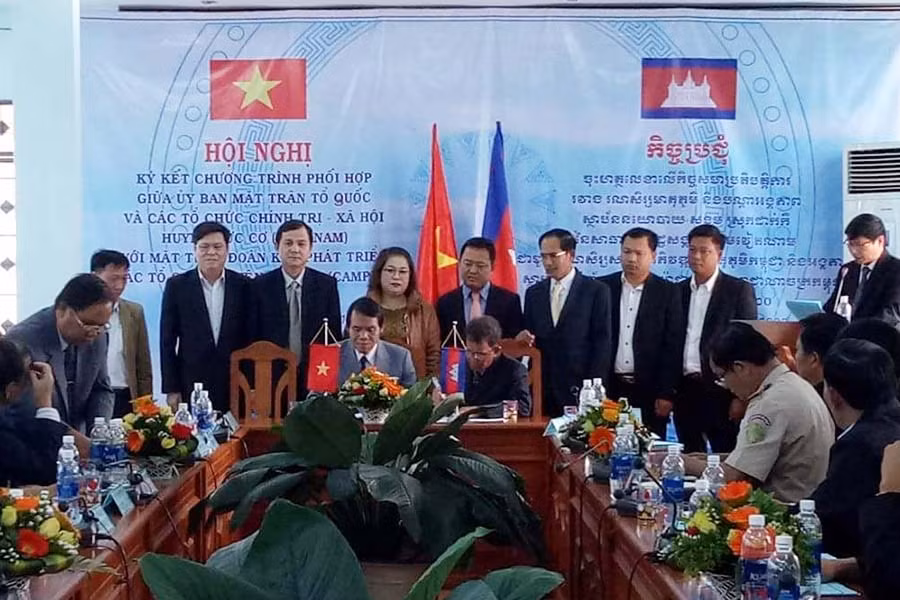  Quang cảnh lễ ký kết. Ảnh: Ngọc Sang