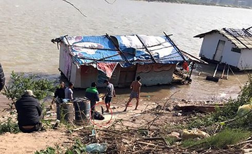 Thi thể anh K. được người dân phát hiện, trôi về bãi giữa sông Hồng thuộc địa bàn phường Ngọc Thụy, quận Long Biên.