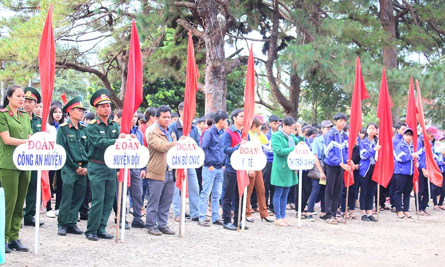  Mít tinh hưởng ứng Tháng hành động Quốc gia phòng, chống HIV/AIDS tại Ia Grai. Ảnh: Nguyễn Tú