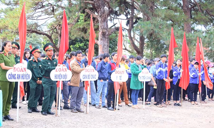  Mít tinh hưởng ứng Tháng hành động Quốc gia phòng, chống HIV/AIDS tại Ia Grai. Ảnh: Nguyễn Tú