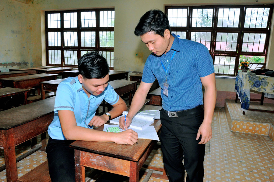 2 thầy trò Huỳnh Anh Hào và Nguyễn Hữu Nguyên. Ảnh: N.G 2 thầy trò Huỳnh Anh Hào và Nguyễn Hữu Nguyên. Ảnh: N.G