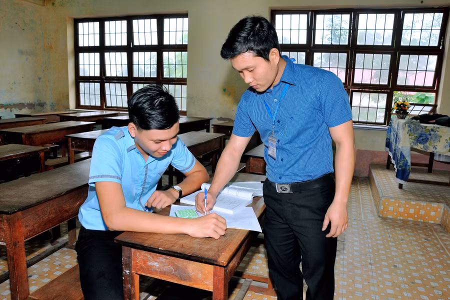 2 thầy trò Huỳnh Anh Hào và Nguyễn Hữu Nguyên. Ảnh: N.G