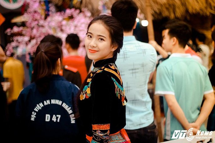 Nữ sinh xinh đẹp Trần Hà My. Nữ sinh xinh đẹp Trần Hà My.
