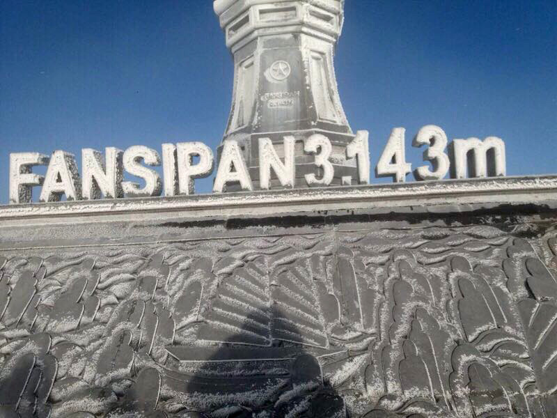 "Nóc nhà của Đông Dương" huyền ảo trong giá lạnh