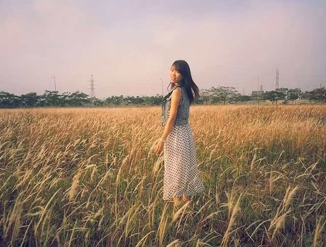 Những bông cỏ lau bình dị và thân quen có một sức hút mãnh liệt đối với giới trẻ. (Ảnh: hana_tran_2808)