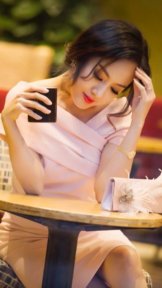 Nữ BTV với khuôn mặt 'không góc chết'