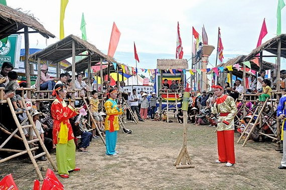 Nghệ thuật Bài Chòi Trung bộ Việt Nam được UNESCO ghi danh tại Danh sách Di sản văn hóa phi vật thể đại diện của nhân loại Nghệ thuật Bài Chòi Trung bộ Việt Nam được UNESCO ghi danh tại Danh sách Di sản văn hóa phi vật thể đại diện của nhân loại