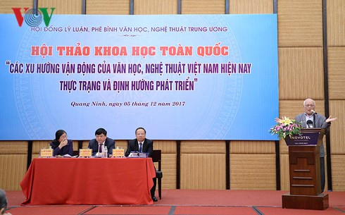 Các nhà khoa học đầu ngành, các văn nghệ sĩ đóng góp nhiều tham luận tâm huyết tại Hội thảo.