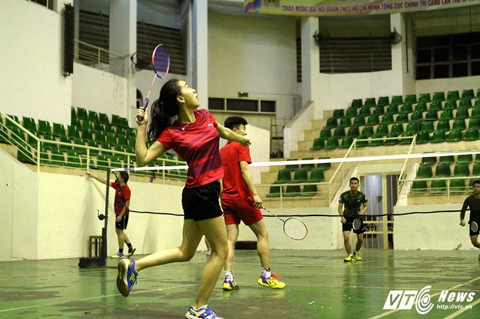 Cô bạn cũng có sở thích chơi cầu lông.