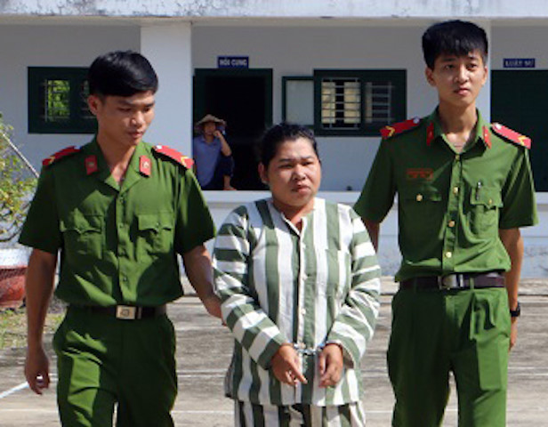 Nghi phạm bị khởi tố bị can, bắt tạm giam để điều tra. 