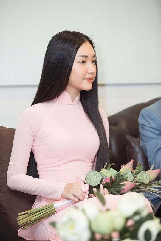 Vẻ đẹp thu hút mọi ánh nhìn sẽ trở thành người dẫn chương trình giới thiệu về văn hóa Cố đô.