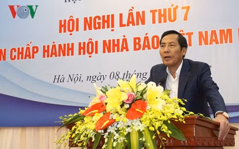 Chủ tịch Hội nhà báo Việt Nam Thuận Hữu phát biểu tại Hội nghị.