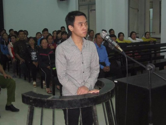 Bị cáo Phan Thành Tâm trước vành móng ngựa. Bị cáo Phan Thành Tâm trước vành móng ngựa.