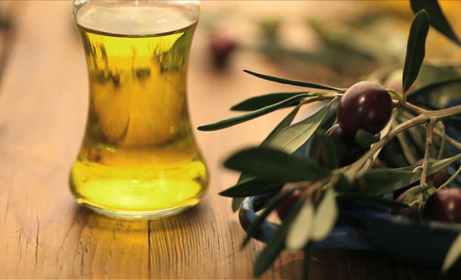 Có rất nhiều lợi ích tuyệt vời từ dầu ô liu. Có rất nhiều lợi ích tuyệt vời từ dầu ô liu.