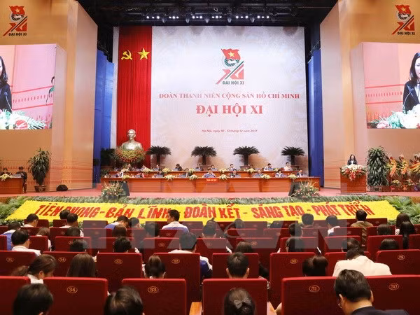  Quang cảnh phiên họp. 