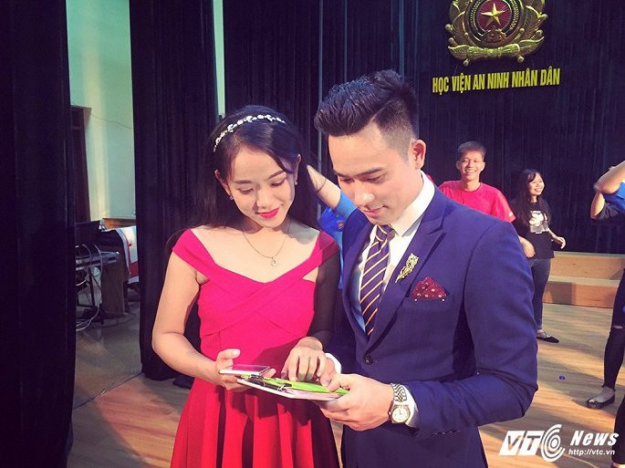 Cặp đôi MC của Học viện ANND Hà My - Duy Hưng.