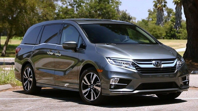 Mẫu xe Odyssey của Honda bị triệu hồi vì lỗi công tăng gương chiếu hậu