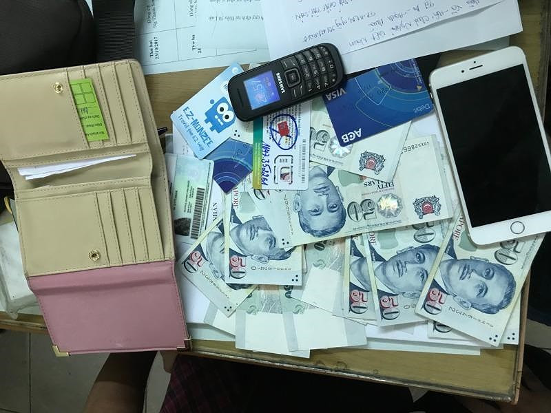 Tài sản được thu hồi để trả lại cho nạn nhân trong vụ cướp giật tối 30-12