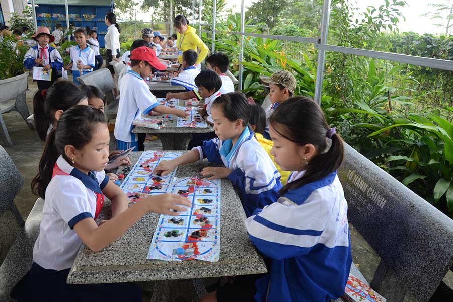  Ngoài giờ học chính khóa, không gian Thư viện xanh thu hút đông đảo học sinh. Ảnh: Trần Đức