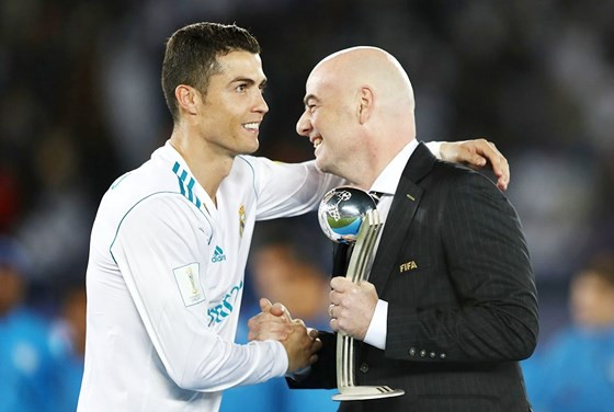 Ronaldo tạo nên kỷ lục, nhưng chỉ nhận được Quả bóng bạc. Ảnh: Getty Images. Ronaldo tạo nên kỷ lục, nhưng chỉ nhận được Quả bóng bạc. Ảnh: Getty Images.