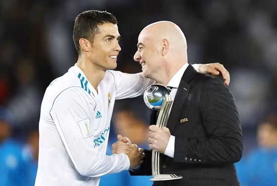 Ronaldo tạo nên kỷ lục, nhưng chỉ nhận được Quả bóng bạc. Ảnh: Getty Images.