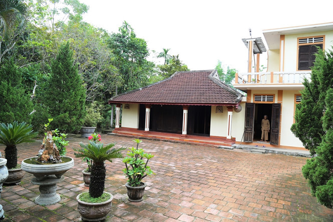 Những ngôi nhà hiện đại đã xuất hiện bên... nhà cổ Những ngôi nhà hiện đại đã xuất hiện bên... nhà cổ