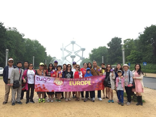 Một đoàn du lịch châu Âu của công ty Tugo.