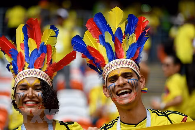 Cổ động viên của đội tuyển Colombia cổ vũ cho đội nhà trong trận đấu với Nhật Bản ở bảng H World Cup 2018 diễn ra tại Saransk, Nga ngày 19/6. (Nguồn: THX/TTXVN)