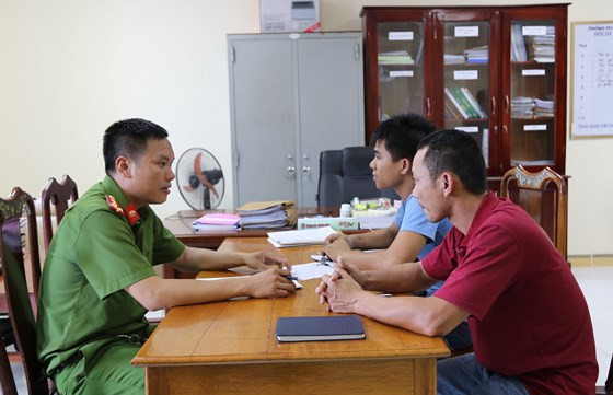 Công an tiến hành lấy lời khai tài xế để điều tra vụ việc Công an tiến hành lấy lời khai tài xế để điều tra vụ việc