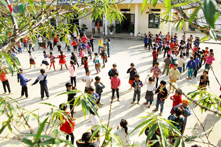 Sân chơi ngày hè xanh của lực lượng đoàn viên thanh niên hướng về cơ sở là hoạt động thiết thực đối với trẻ em ở nhiều bản làng vùng cao.