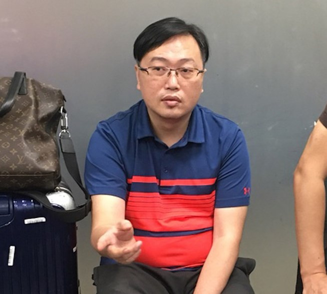  Ông Du Rong Ming bị bắt tại sân bay Đà Nẵng. Ảnh: Công An cung cấp.