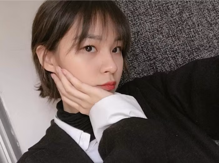  Vì sở hữu khuôn mặt thon gọn nên Phương Anh có lợi thế để “kết thân” cùng kiểu tóc này.