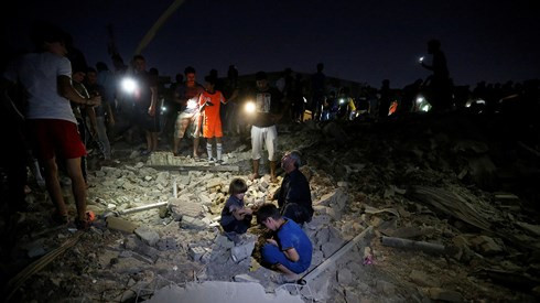 Theo cảnh sát Iraq, ít nhất 18 người đã thiệt mạng và hơn 90 người khác bị thương trong vụ nổ tại quận Sadr City, thủ đô Baghdad ngày 6-6.