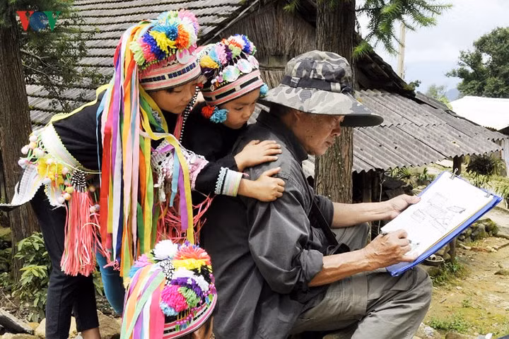 Hoạt động của các tổ chức, cá nhân ở vùng cao ngày hè là những ngày vui của nhiều trẻ em.